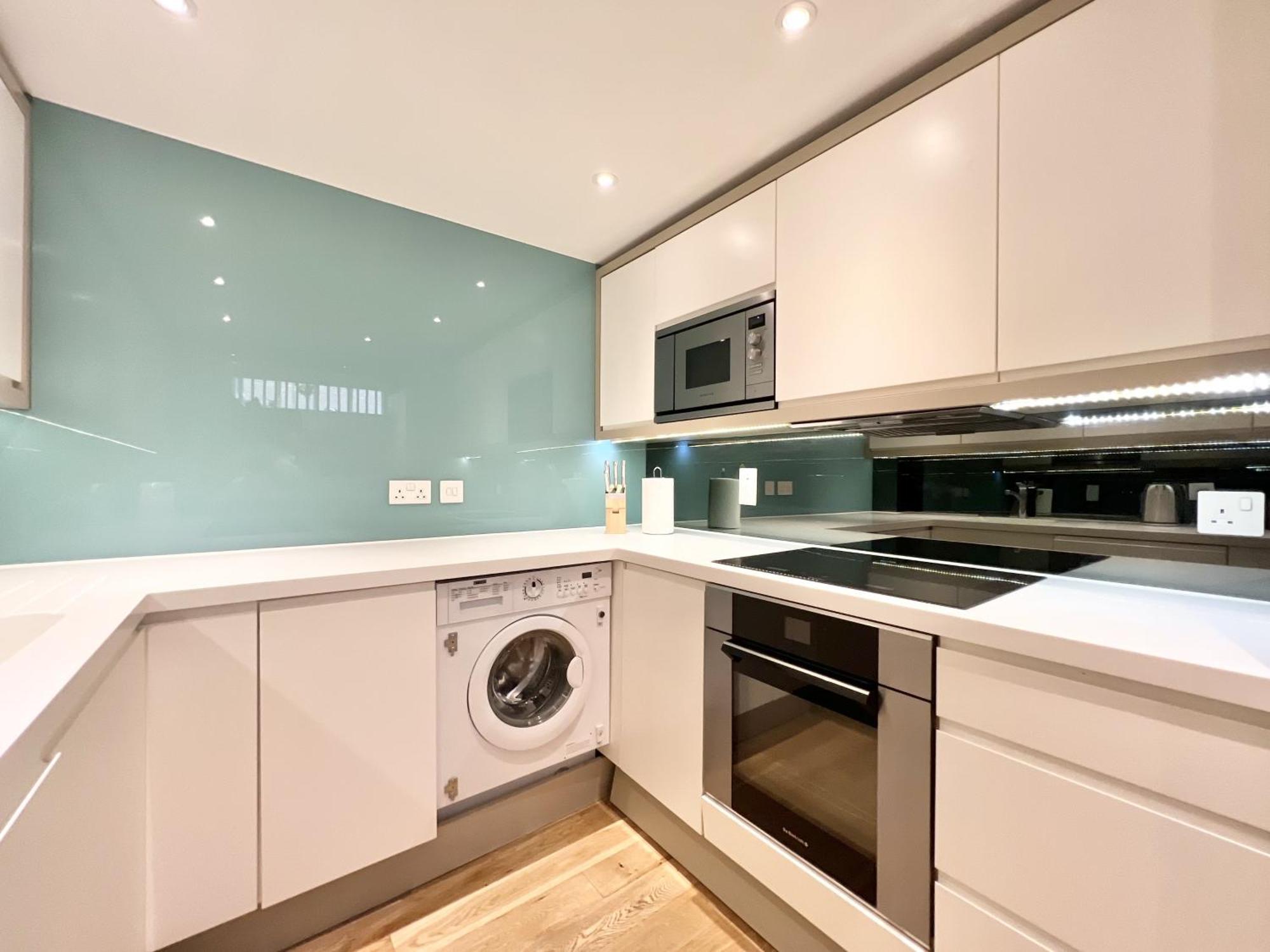 Vip Serviced Apartments London Excellent Location Great Price Bagian luar foto